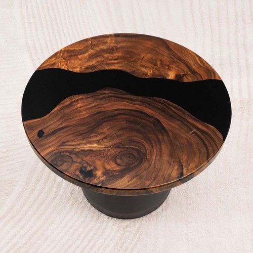 Custom live edge epoxy round - live,